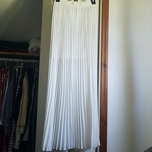 Pleated maxi skirt